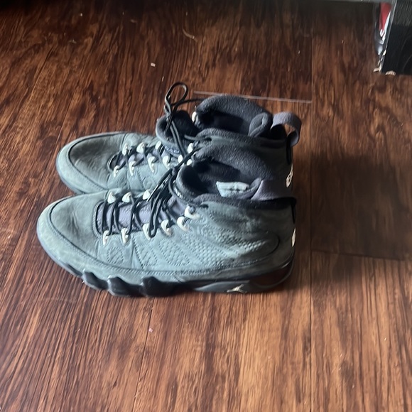 Used Jordan 9. Men’s size 10 - Picture 3 of 4